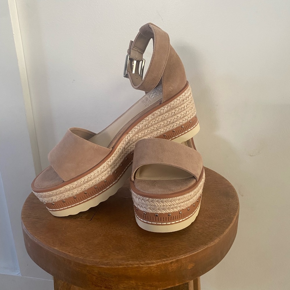 Vince Camuto MEESTANA FLATFORM SANDAL